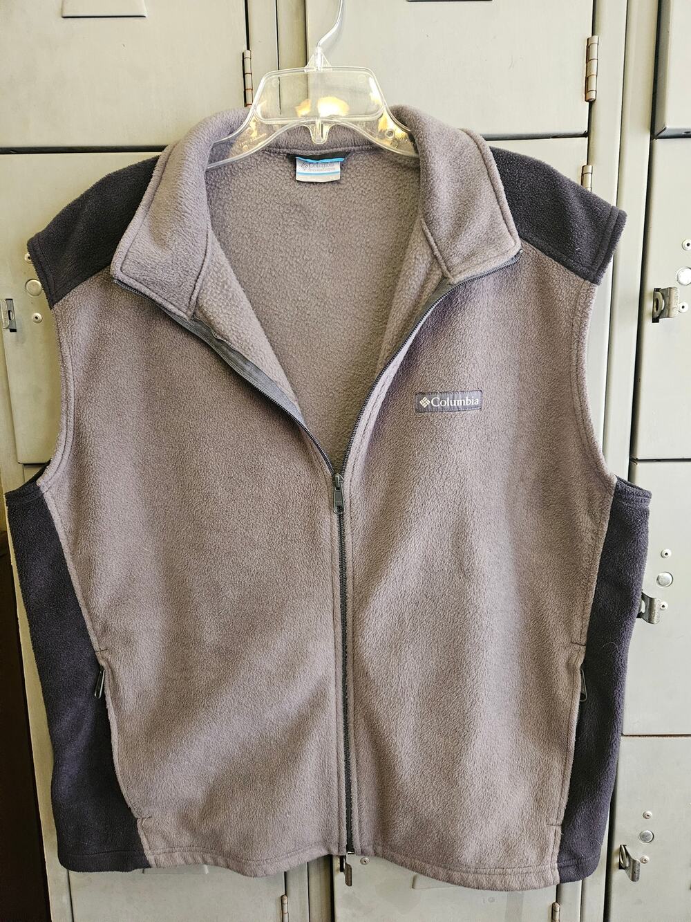 Columbia men's fleece vest size xl with full zip pockets two tone color